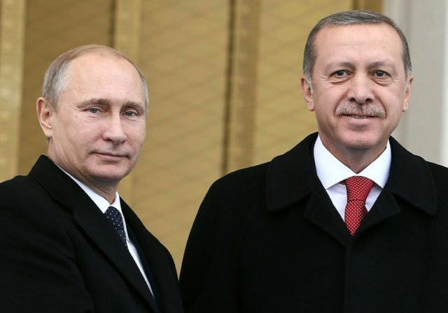 Russian President Vladimir Putin (L) and his Turkish counterpart Recep Tayyip Erdogan, pic