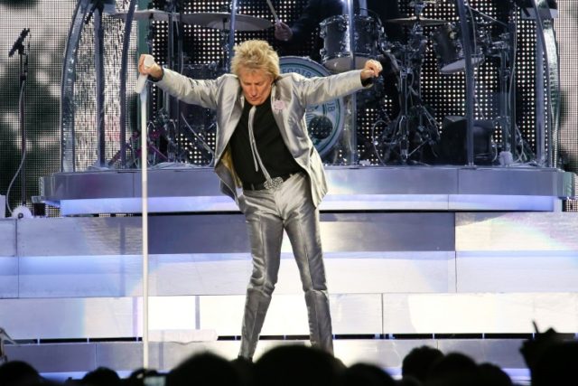 Rod Stewart performs on stage at Madison Square Garden on December 9, 2013 in New York, Ne