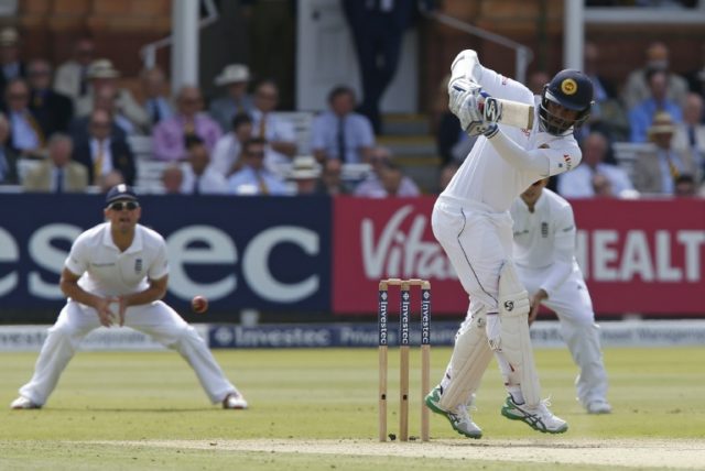 Sri Lanka's Dimuth Karunaratne was 30 not out at tea on the second day of the third Test a