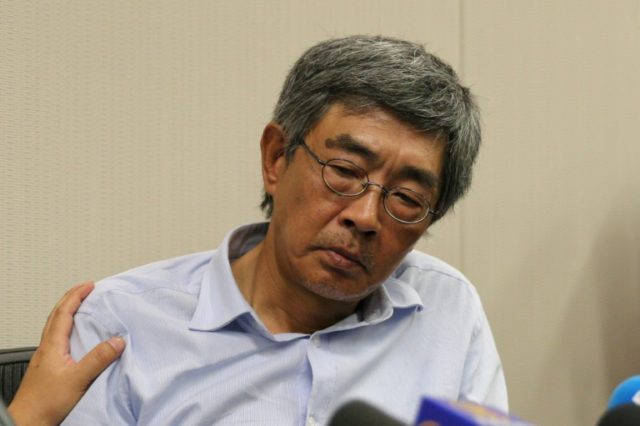 Hong Kong bookseller Lam Wing-kee says he was kept in confinement, blindfolded and inter