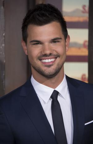 Taylor Lautner cast in 'Scream Queens' Season 2
