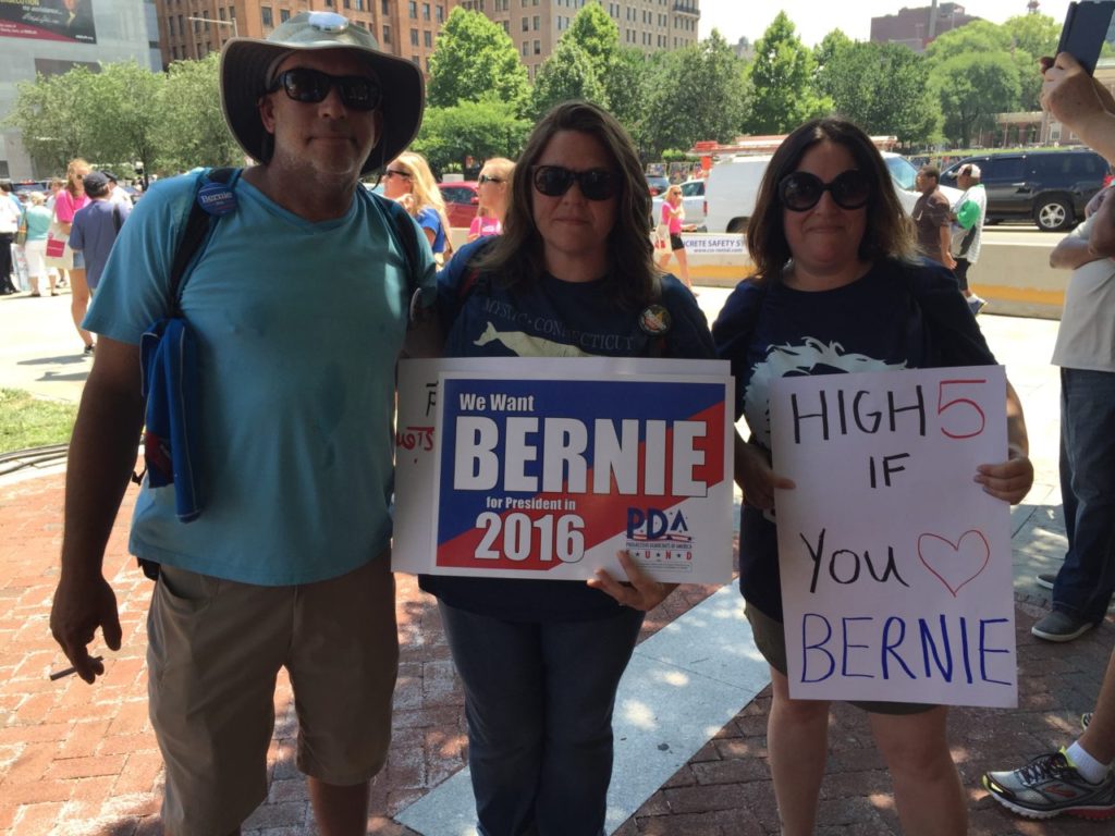 High 5 for Bernie (Joel Pollak / Breitbart News)