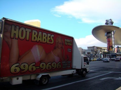 Vegas 69 babes (istolethetv / Flickr / CC)