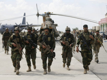 Afghan security forces arrive at the Kunduz airport, April 30, 2015. REUTERS/OMAR SOBHANI