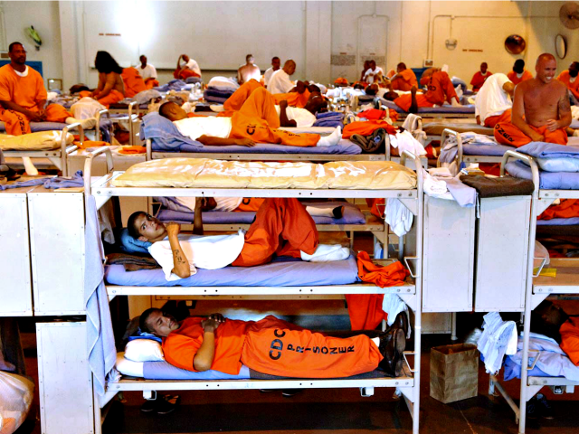 federal prisoners AP