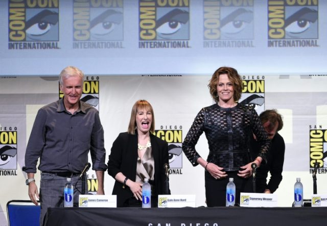(L-R) Director James Cameron, producer Gale Anne Hurd, actors Sigourney Weaver and Bill Pa