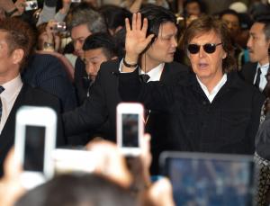 Letter Paul McCartney penned to Prince fetches $14,822 at auction
