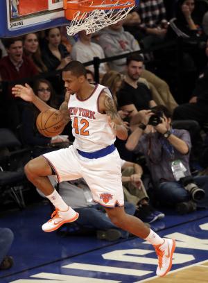 New York Knicks add forward Lance Thomas