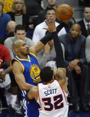 Leandro Barbosa jets Golden State Warriors for Phoenix Suns
