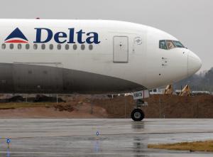 Carbon monoxide diverts plane to Tulsa, passengers panic