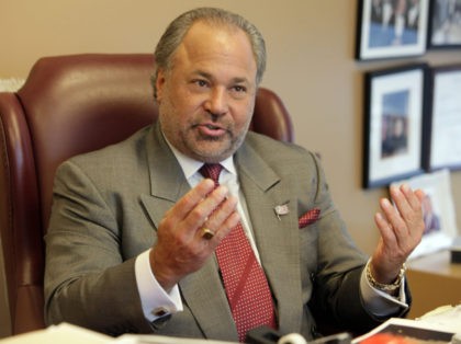 Richard "Bo" Dietl, chairman and CEO of Beau Dietl & Associates, is interviewed in New York, Friday, July 31, 2009. He was a close friend of Guido Felix Brinkmann, an 89-year-old man found dead with his arms tied behind his back in his Manhattan apartment. (AP Photo/Richard Drew)