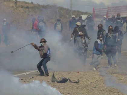 Bolivian-striking-miners-clash-with-police-ap