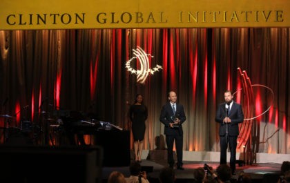 NEW YORK, NY - SEPTEMBER 21: Actor/activist Leonardo DiCaprio (R) accepts the Clinton Glo
