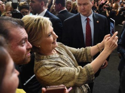 Hillary Clinton selfie (Mark Ralston / AFP / Getty)
