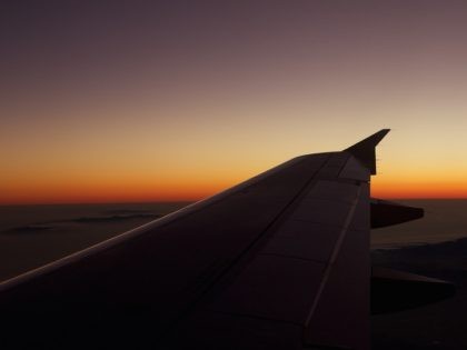 Leaving California twilight flight (Kristina D.C. Hoeppner / Flickr / CC / Cropped)
