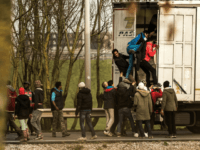 calais migrants migrants