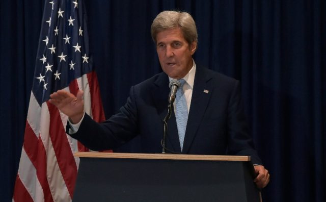 US Secretary of State John Kerry arrived in Saudi Arabia to meet Foreign Minister Adel al-
