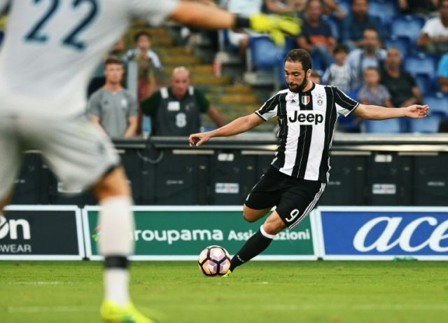 Juventus' Argentinian forward Gonzalo Higuain kicks the ball during the Serie A football m