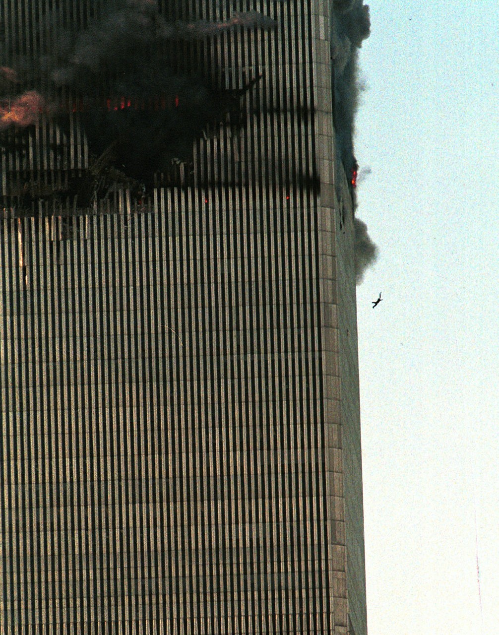 Люди падают из башен ВТЦ 11 сентября