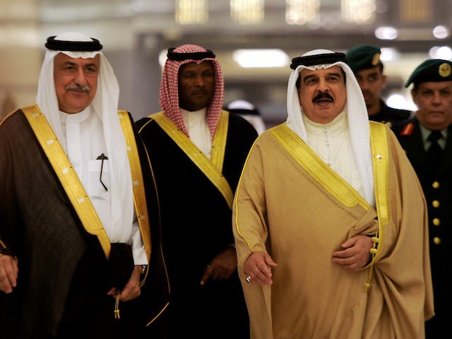 Saudi Finance Minister Ibrahim bin Abdulaziz bin Abdullah al-Assaf (L) and Bahrain's King Hamad bin Issa al-Khalifa (R) attend a Gulf Cooperation Council (GCC) informal summit in the Saudi Red Sea city of Jeddah on May 31, 2016. Gulf Arab states grappling with lower oil revenues on Tuesday formed a …