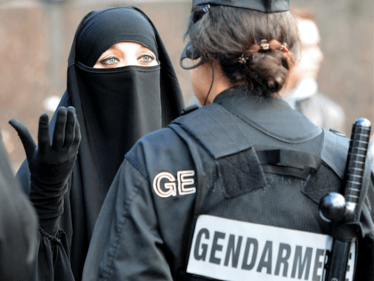 Muslim Islam France french police Veil