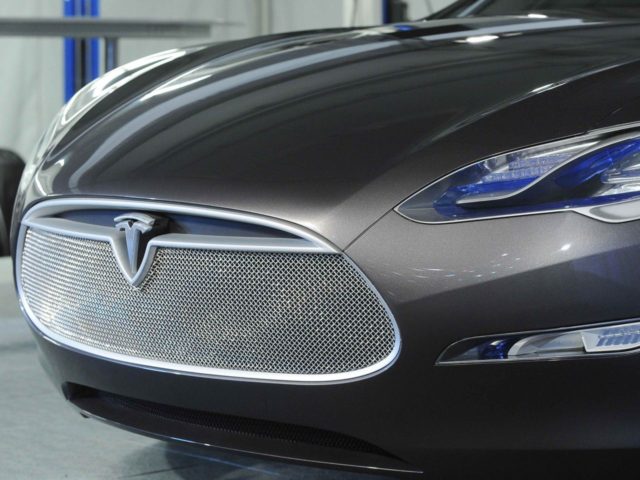 Tesla Model S (Robyn Beck / Getty)