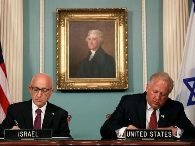 U.S. Undersecretary of State Tom Shannon (R) and Israeli Acting National Security Advisor
