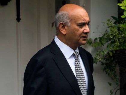 STANMORE, UNITED KINGDOM - SEPTEMBER 05: Labour MP Keith Vaz leaves his home on September 5, 2016 in Stanmore, Greater London, United Kingdom. Labour MP for Leicester East, The Right Honourable Keith Vaz, has been pictured at his flat in London with male prostitutes by the Sunday Mirror Newspaper. Vaz …