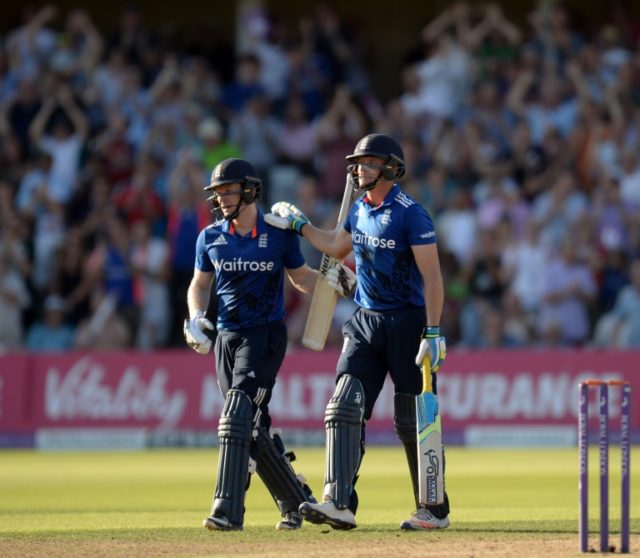 England's Jos Buttler (R) said the former captains' speculation over Eoin Morgan's future