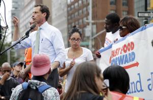 Prosecutors investigating alleged Anthony Weiner sexts with 15-year-old