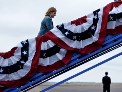 Jennifer Palmieri, Clinton campaign communications director, boards Democratic presidentia