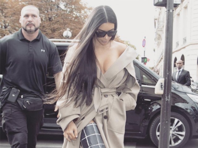 Kim Kardashian Robbed At Gunpoint In Gun-Controlled Paris