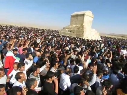 Thousands of Iranians Protest Regime in Front of King Cyrus’s Tomb