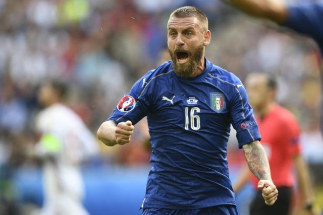 Italy's midfielder Daniele De Rossi is set to line up in central midfield at Juventus Stad