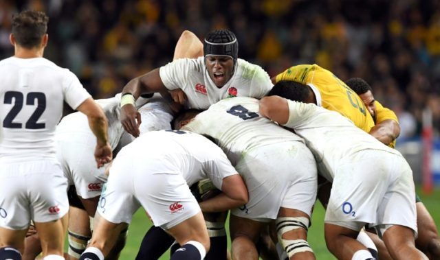 England player Maro Itoje (C), pictured controlling the rolling maul against Australia on