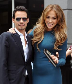 Jennifer Lopez, Marc Anthony all smiles in Snapchat video