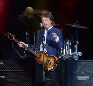 Rihanna joins Paul McCartney onstage for surprise performance of 'FourFiveSeconds'