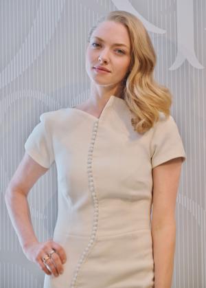 Amanda Seyfried details living with OCD: 'Thought I had a tumor in my brain'