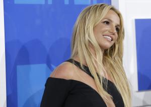 Britney Spears performs through wardrobe malfunction