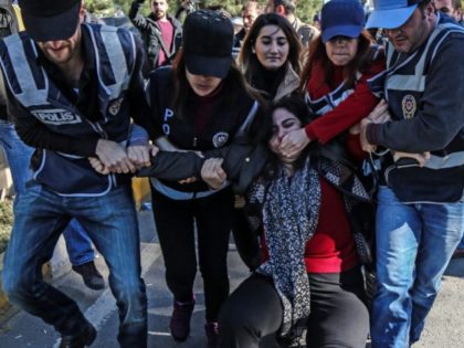 TOPSHOT-TURKEY-KURDS-JUSTICE-DEMO-POLITICS-RIGHTS-PROTEST