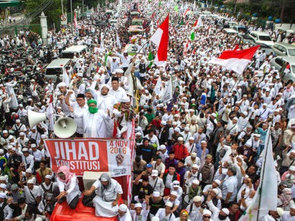 JAKARTA, INDONESIA - NOVEMBER 04: Protesters march to the Merdeka Palace on November 4,