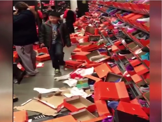 nike store trashed by black ppl