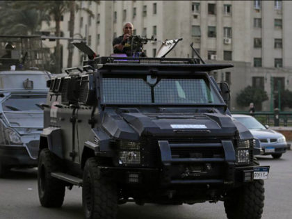 Members of security forces secure Tahrir Square in Cairo, Egypt, November 11, 2016. REUTER