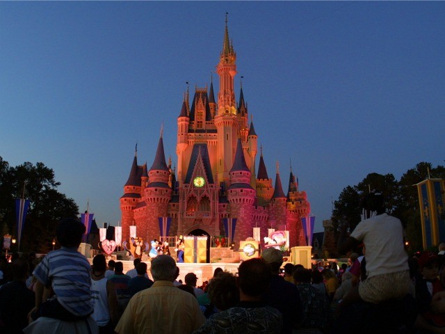 Disney World Visitors Complain Resort Has Deteriorated - Vimarsana News