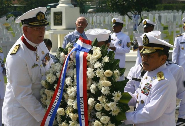 The Dutch and Indonesian naval commanders laid a wreath during a 2014 ceremony to commemor