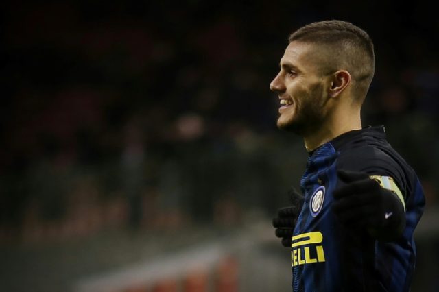 Inter Milan's forward Mauro Icardi celebrates with after scoring a goal against Fiorentina