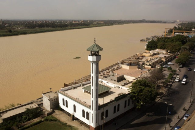 after-days-of-heavy-rain-egypt-s-nile-turns-murky-brown-breitbart