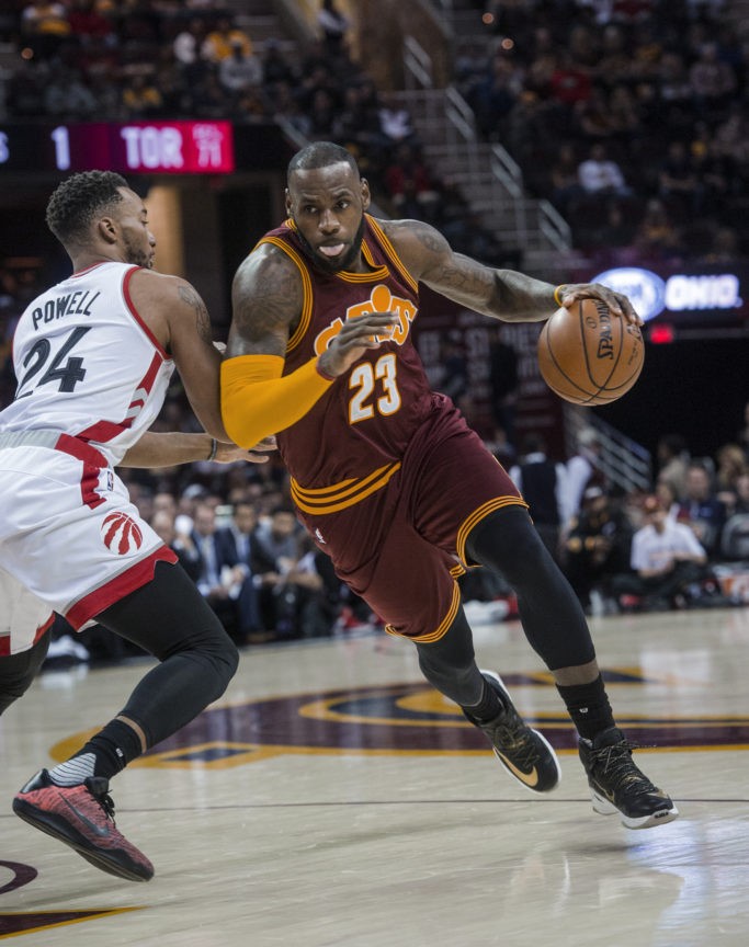 LeBron scores 28 as Cavs edge Raptors 121-117 for 9th win - Breitbart