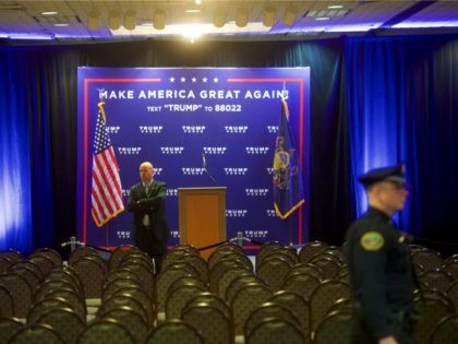 : A secret service agent monitors activity after Republican Presidential nominee Donald J. Trump held an event at the Eisenhower Hotel and Conference Center October 22, 2016 in Gettysburg, Pennsylvania. Trump delivered a policy speech announcing his plans for his first 100 days in office. (Photo by