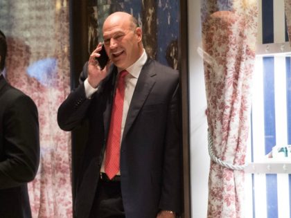 Goldman Sachs president and COO Gary Cohn arrives for a meeting with President-elect Donald Trump at Trump Tower in New York November 29, 2016. / AFP / Bryan R. Smith (Photo credit should read s